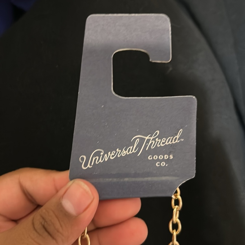 Universal thread necklace - Picture 2 of 3